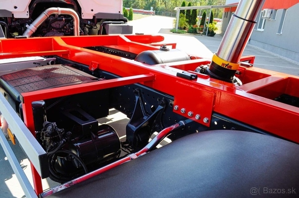 MERCEDES BENZ AXOR 1824 TROJSTRANNÝ SKLÁPAČ / VYKLÁPAČ EU4 - 9