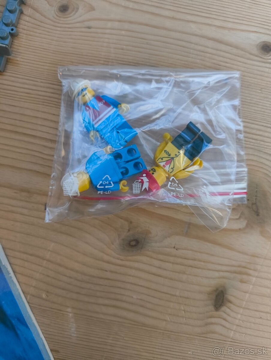 Lego Trains 9V Freight and Crane Railway - 9