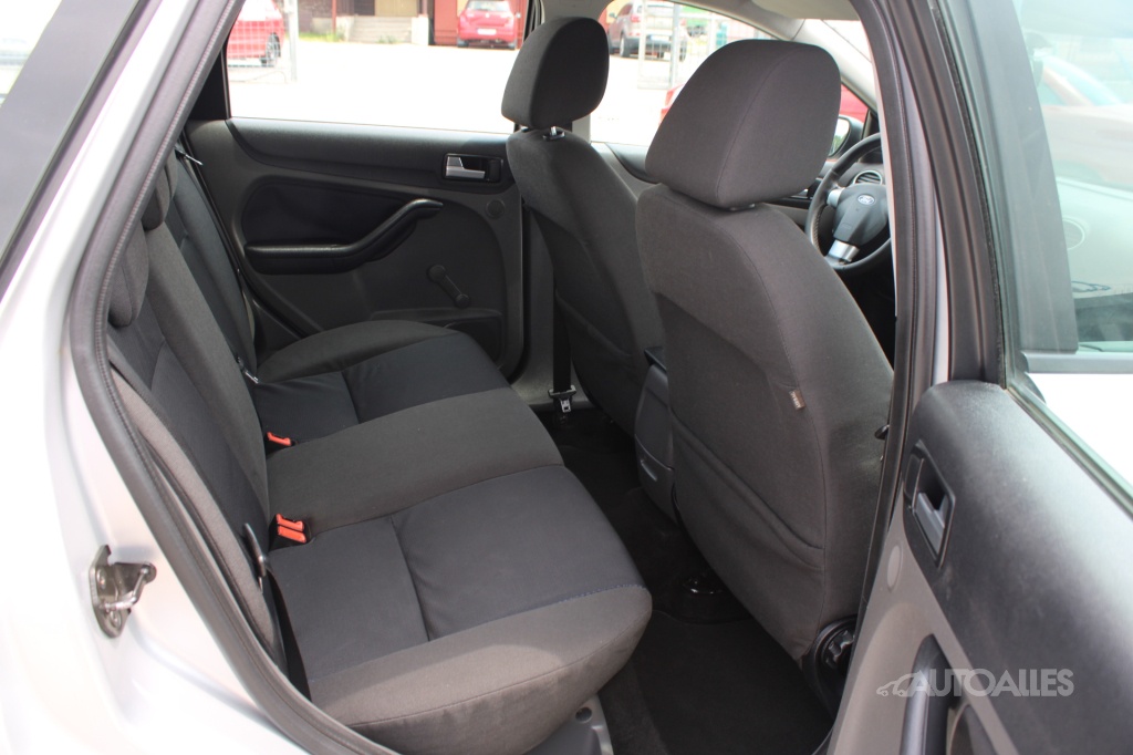 Ford Focus Combi 1,6 TDCi 66 kW - 9