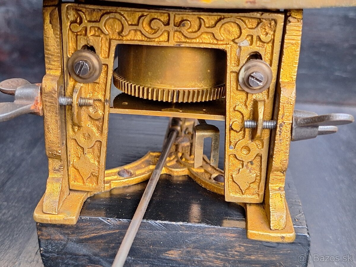 Staré nástenné hodiny - 9