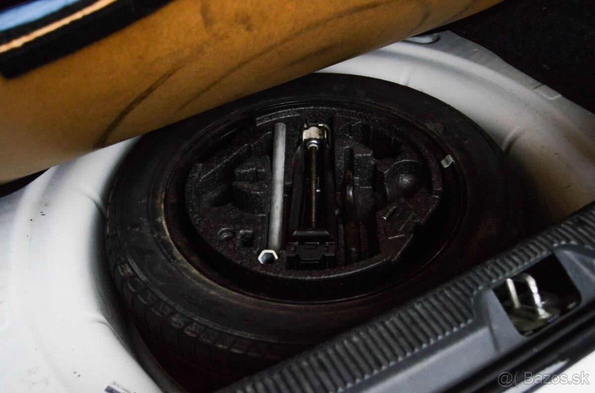 Škoda Octavia Combi 2.0 TDI Ambiente - 9