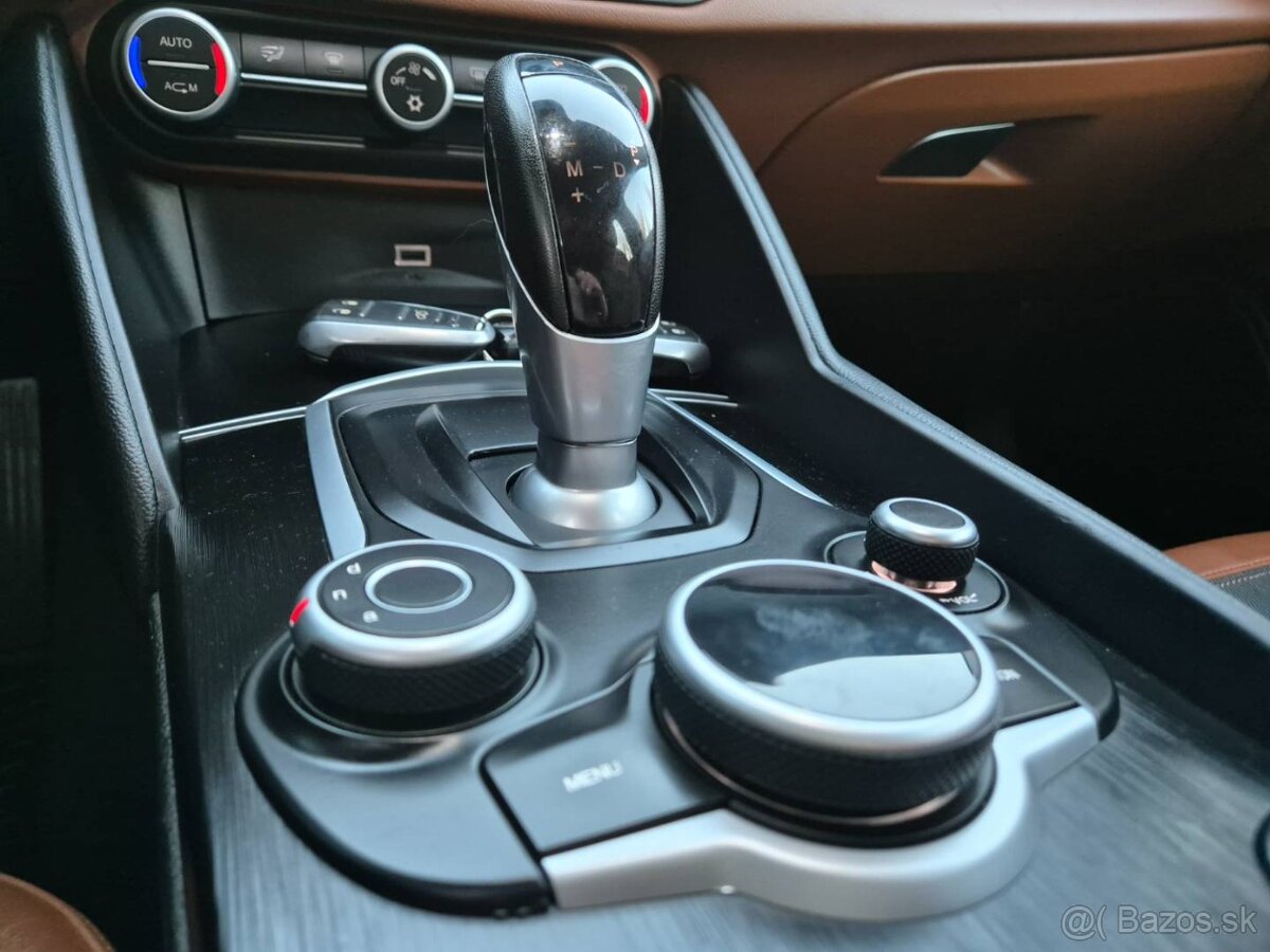 Alfa Romeo Giulia 2.2 Diesel 180 AT Super - 9