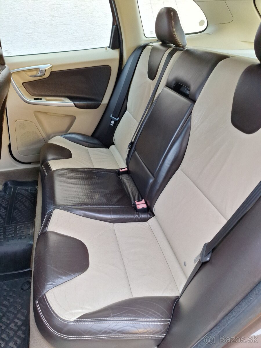 Volvo XC60 2.4 D5 136kw MANUÁL - 9