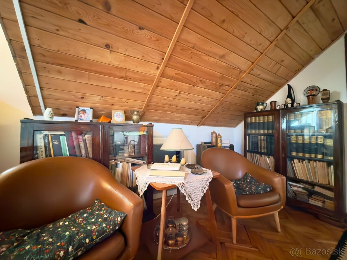 MAĎARSKO - GONC 6 IZBOVÝ POSCHODOVÝ RD S TERASOU, PIVNICOU, - 9