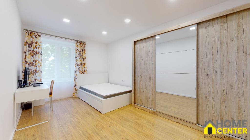 PREDAJ : LUXUSNÝ, PRIESTRANNÝ TEHLOVÝ BYT - 9