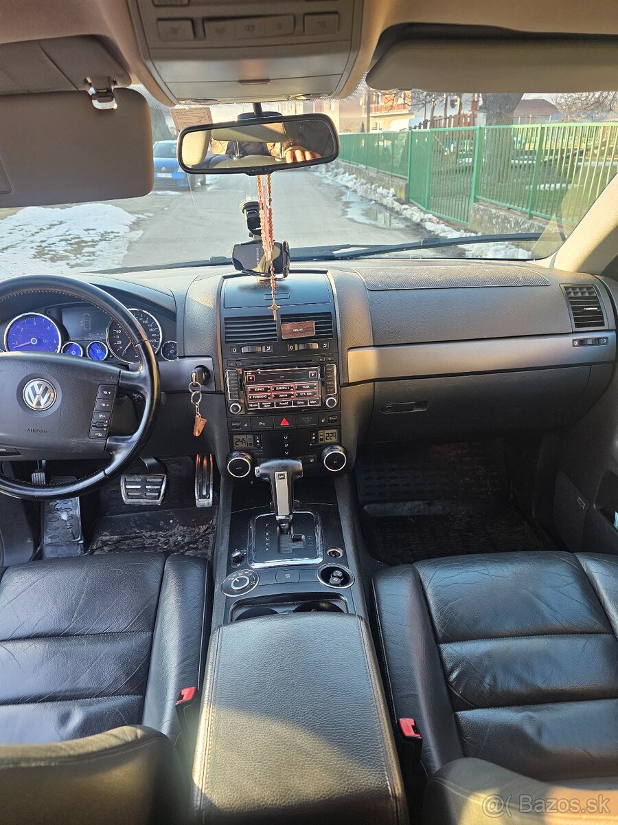 Volkswagen touareg 3.0tdi 165kw možný leasing - 9