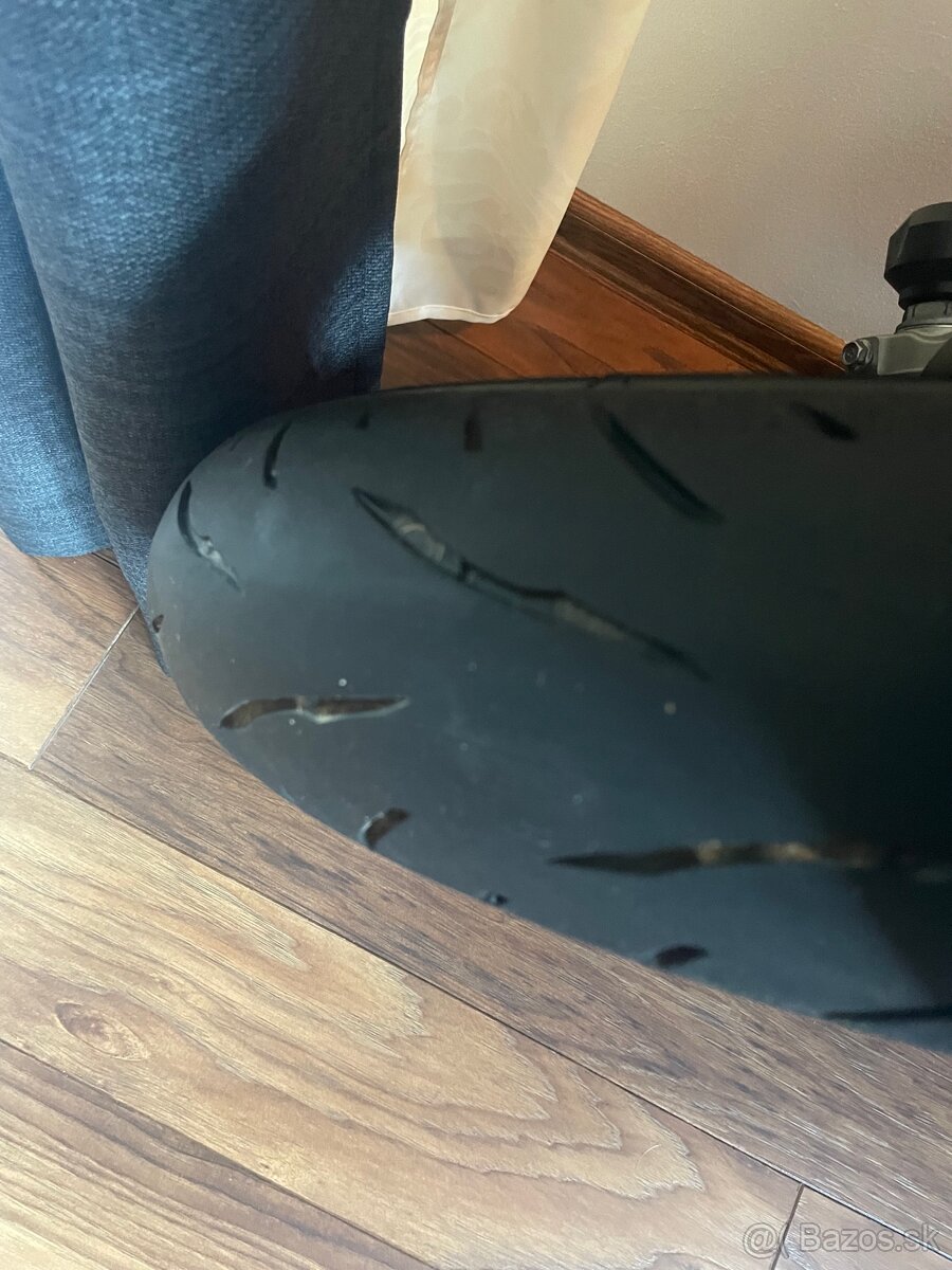 Aprilia Tuono V4 Factory r.23 - 9