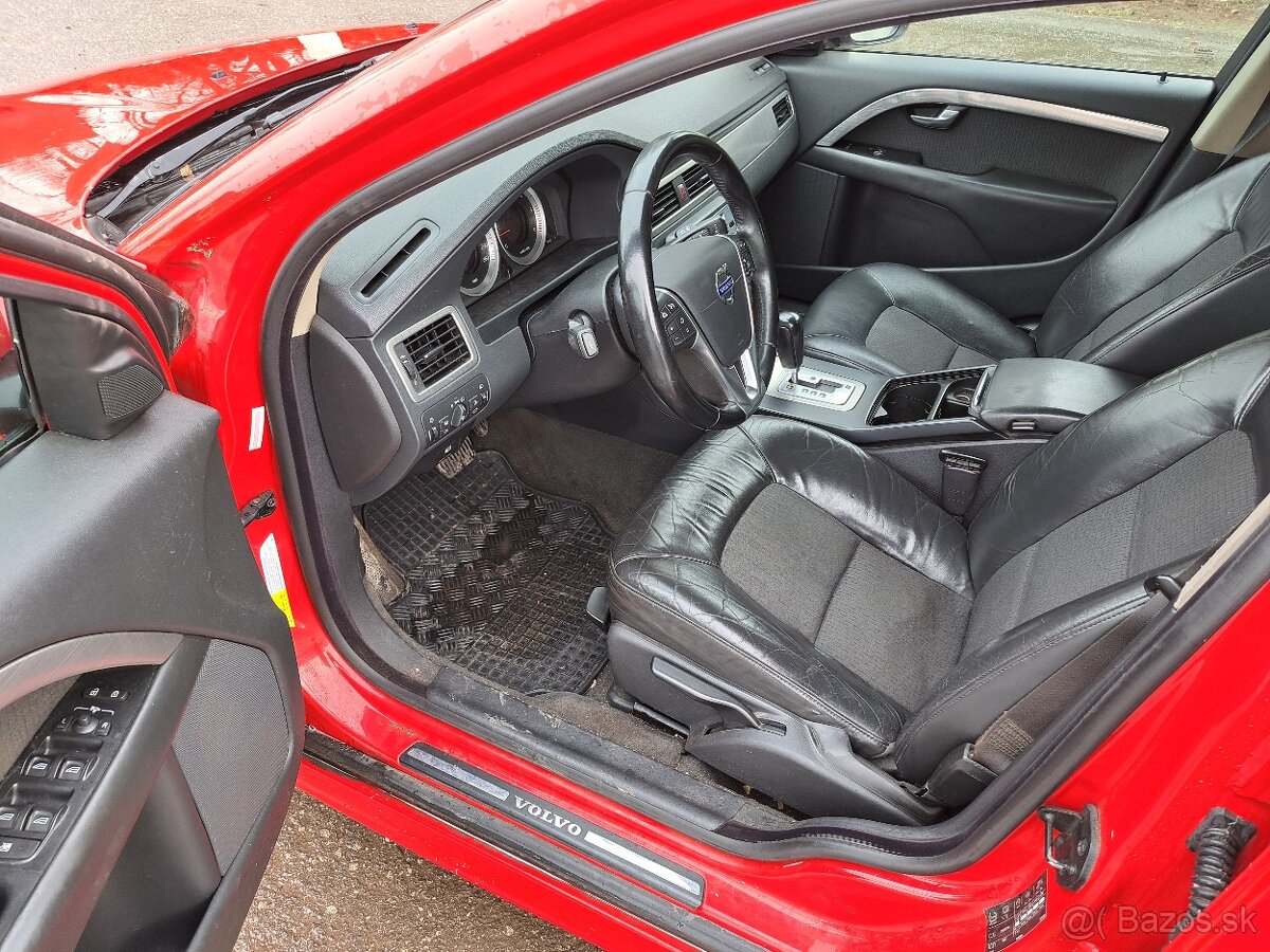 Volvo V70 d5 2007 Kombi - 9