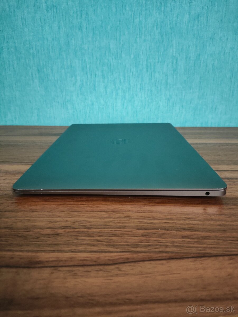 MacBook Air 2020 | i5 • 16GB • 256GB SSD - 9