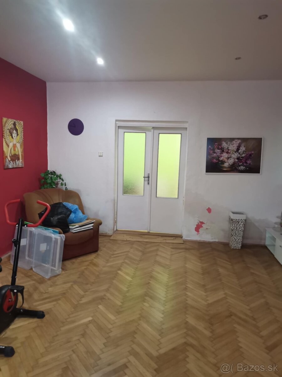 RD v Lučenci na bývanie či podnikanie - 9