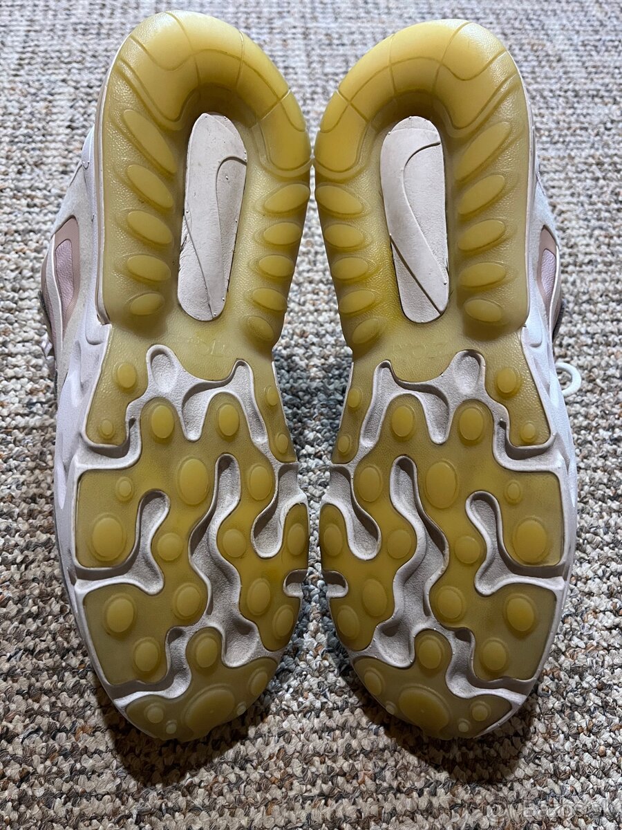 Nike Air Max 270 React Vel 38,5 - 9