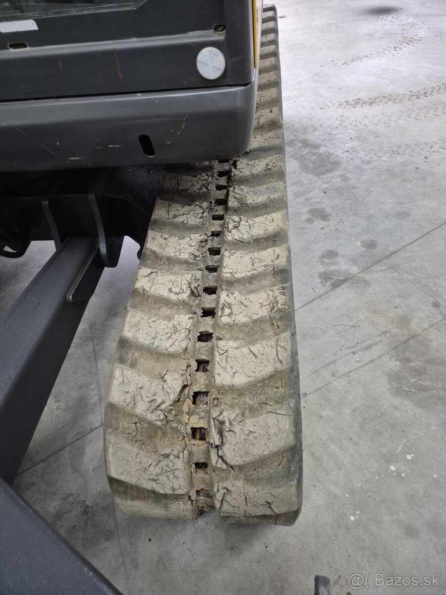 MECALAC 10MCR pásový otočný bager - 9