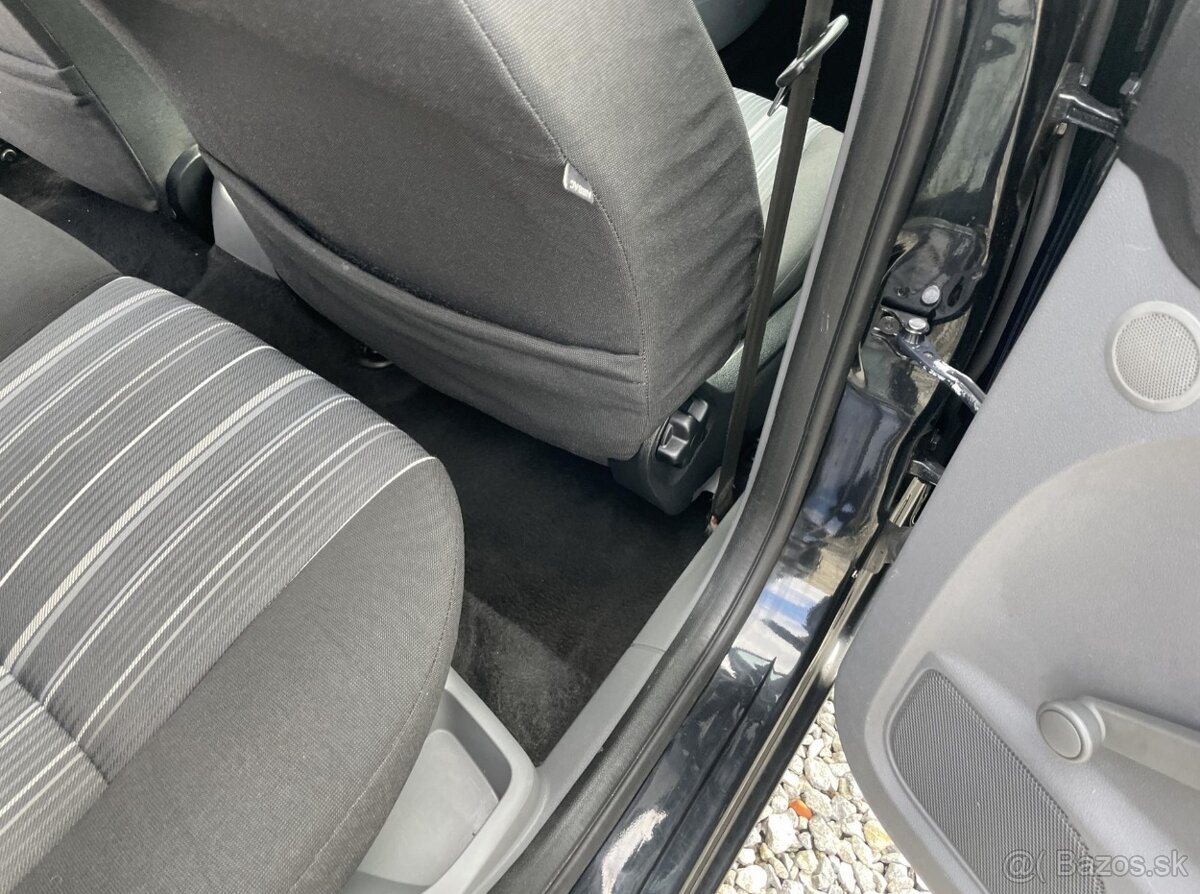 Ford Focus 1.6i 16V 100PS LPG HATCHBACK - 9