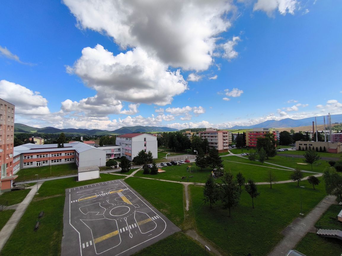 (REZERVOVANÉ) 2-IZBOVÝ BYT S LOGGIOU, KRÁSNY VÝHĽAD, 50m2, R - 9