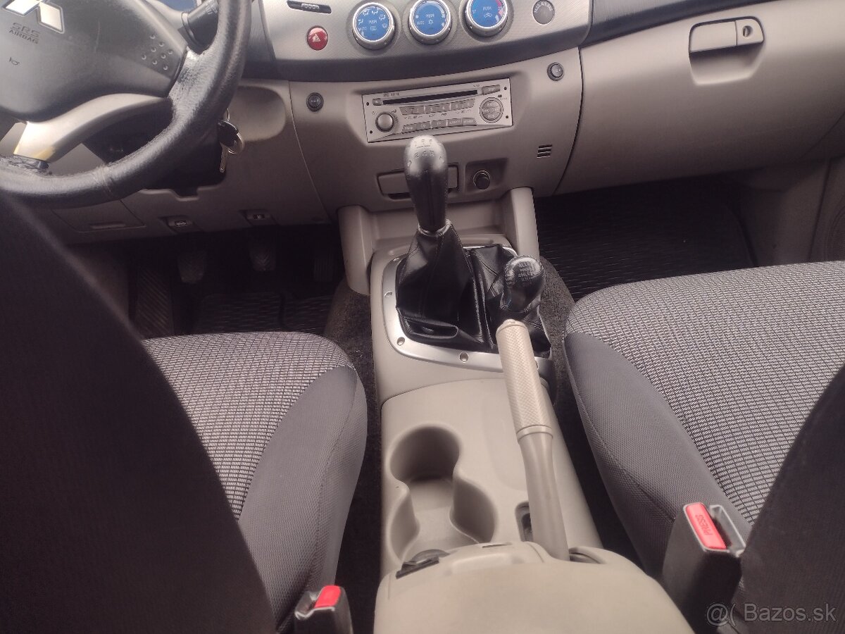 MITSUBISHI L200 2.5 TDI 4X4 MOD ROK 2007 - 9