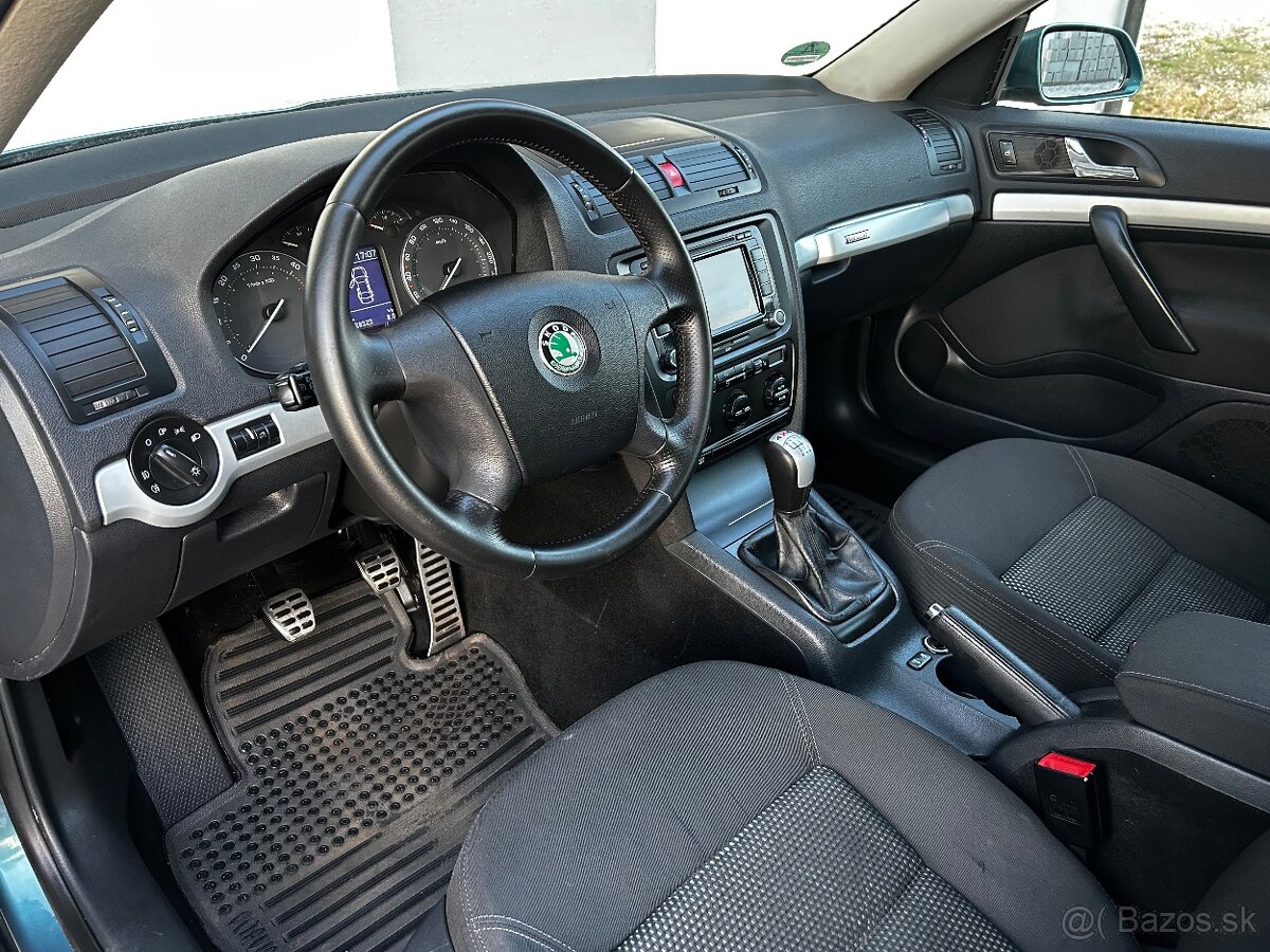ŠKODA OCTAVIA SCOUT 2,0 TDI 4x4,XENON,ŤAŽNÉ,MODEL 2009 - 9