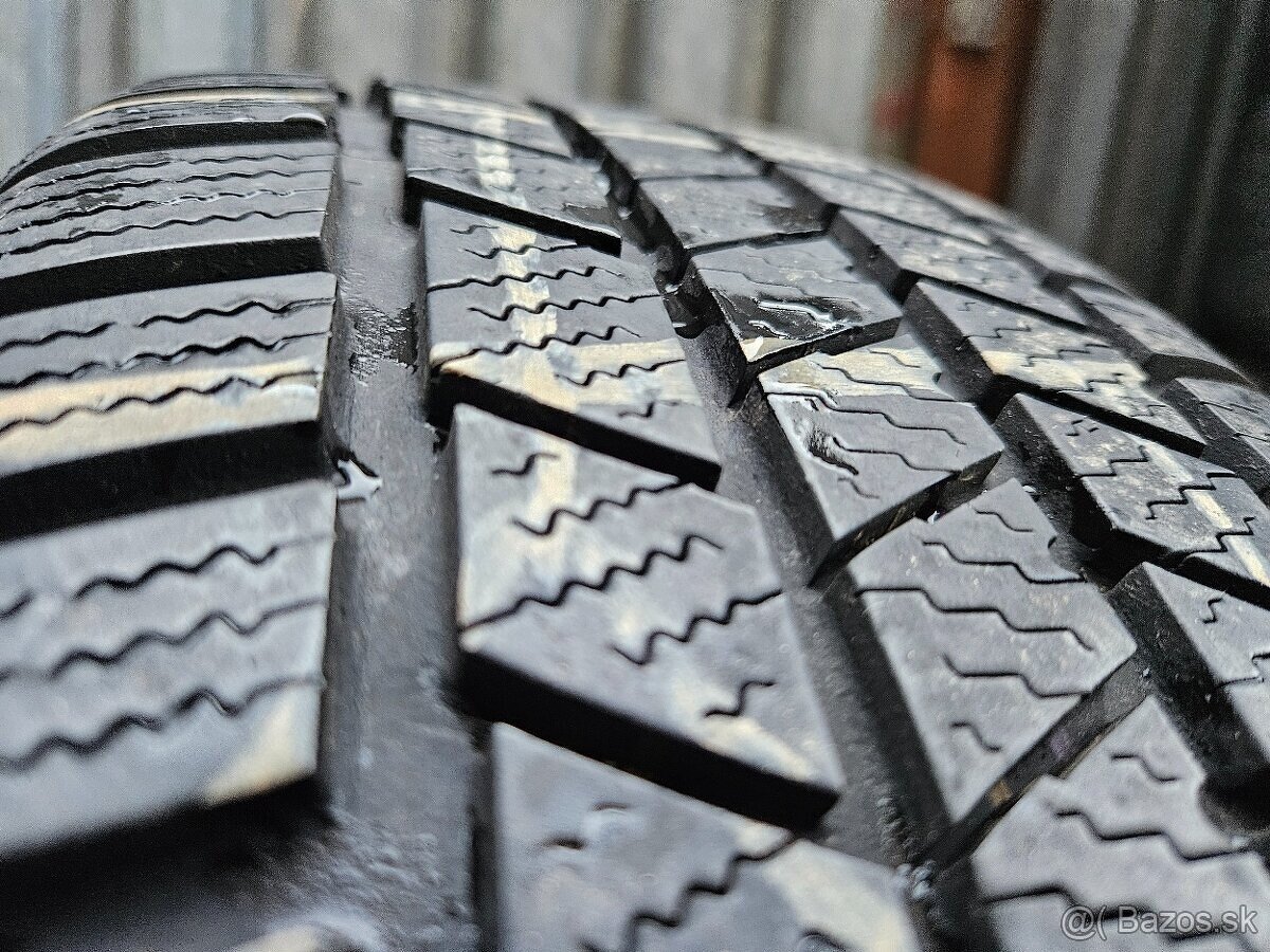 Zimné pneu Continental - 215/65 r16 - 9
