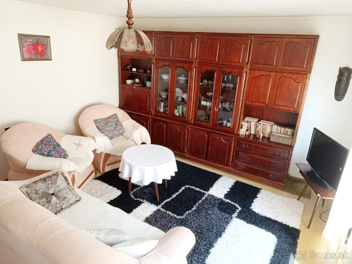 RD S KRÁSNYM POZEMKOM /237M2/ GARÁŽ,KRB,NOVÁ STRECHA PRI CEN - 9