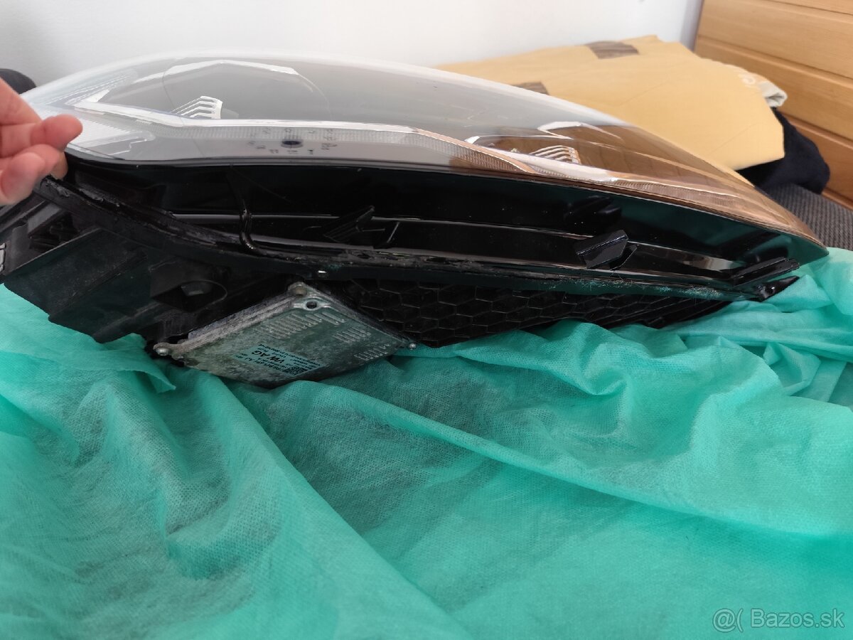 Predné pravé svetlo Volkswagen eGolf - 9