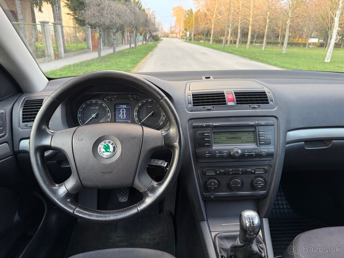 Škoda Octavia 2 1.9 TDi Sedan - 9