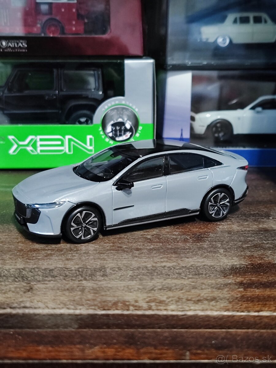 Nissan, Mazda modely - 9