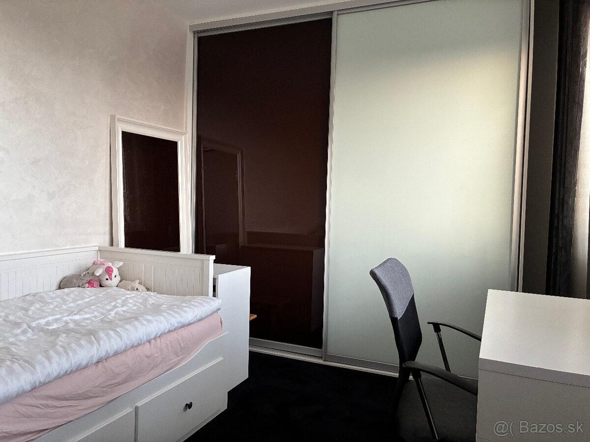 Pekný a kompletne zariadený 3 izb. v tichej lokalite - 9