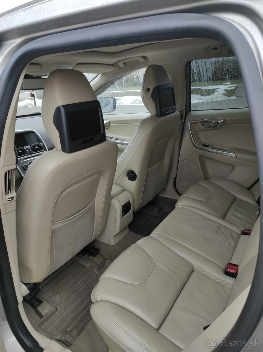 Volvo XC 60 D5 158kW ,Panorama, Webasto 4x4 - 9