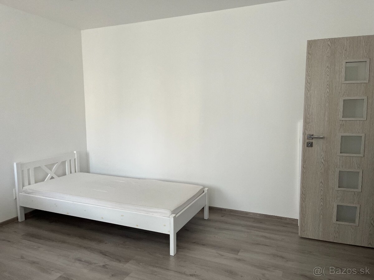 1 izbový zariadený byt Košice - 9