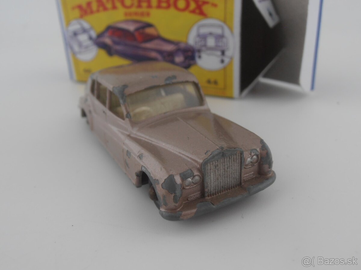 Ford Cortina, Rolls Royce Phantom, Ford Galaxy - 9