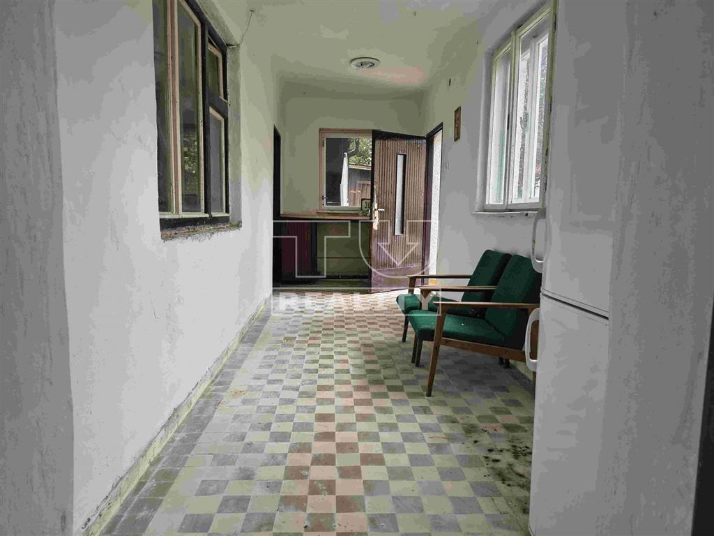 Rodinný dom v pôvodnom stave - Mojtín - 9
