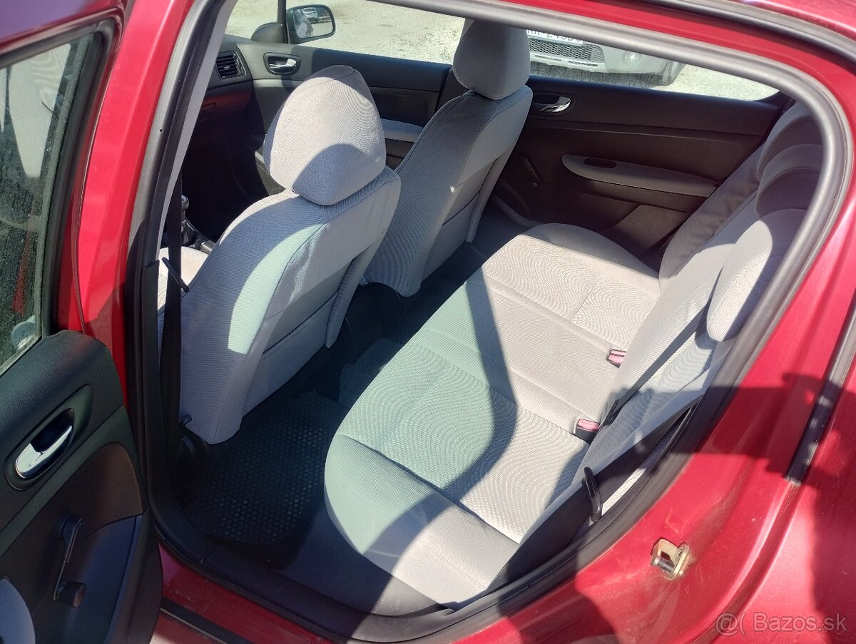 Peugeot 307 1.4i 16V - 9