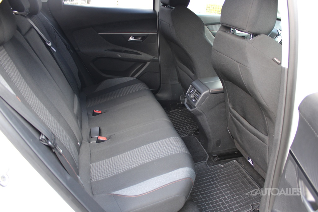 Peugeot 3008 1,6 HDi 88 kW - 9