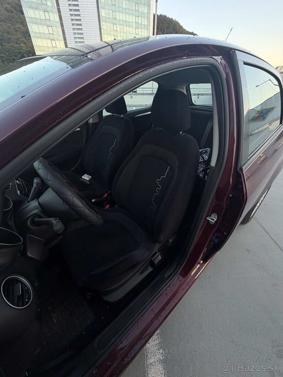 Fiat Punto 1.4i Easy M5 - 9