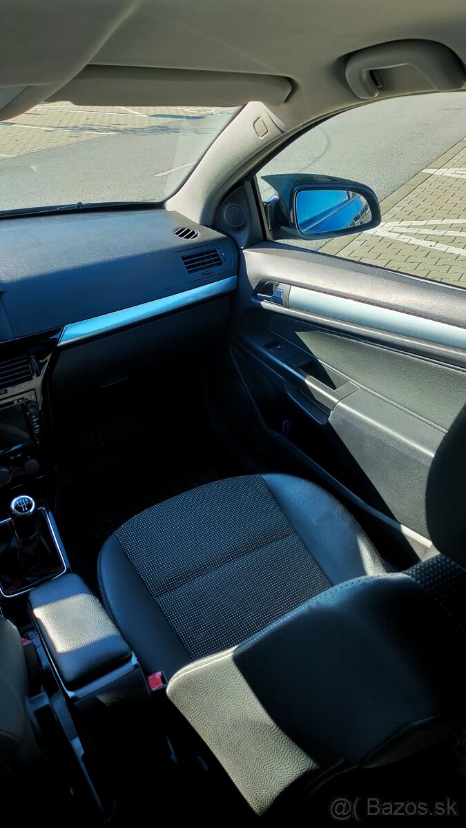 Predám Opel Astra H GTC 1.8 16V (103 kW, benzín) - 9