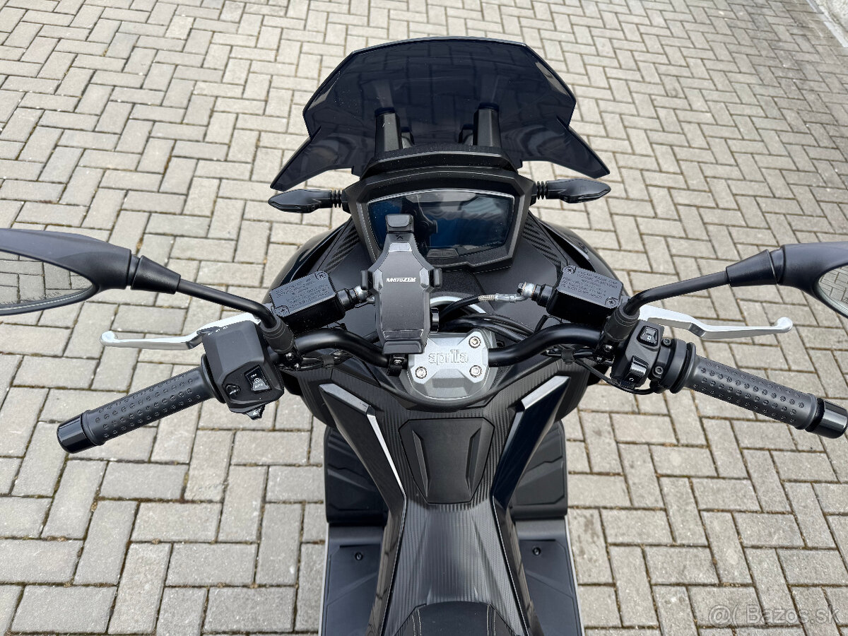 Aprilia SR GT 125 - 9