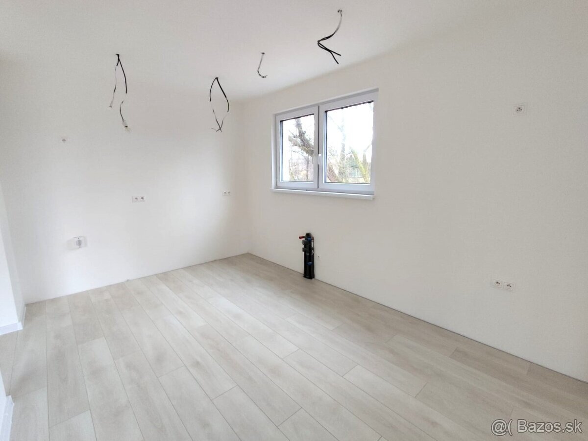 NA PREDAJ NOVOSTAVBA č. 3 V SĽAŽANOCH - 9