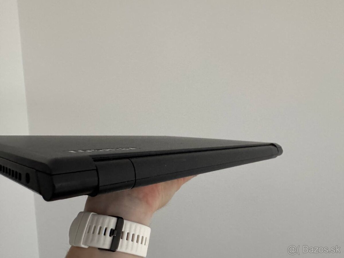 Toshiba i3-4005U,2h batéria,15,6'' Preinštalovaný Win10PRO - 9