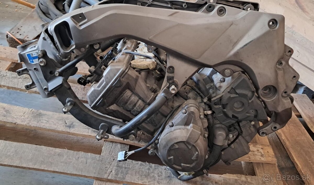 Kawasaki Versys 1000 - 9