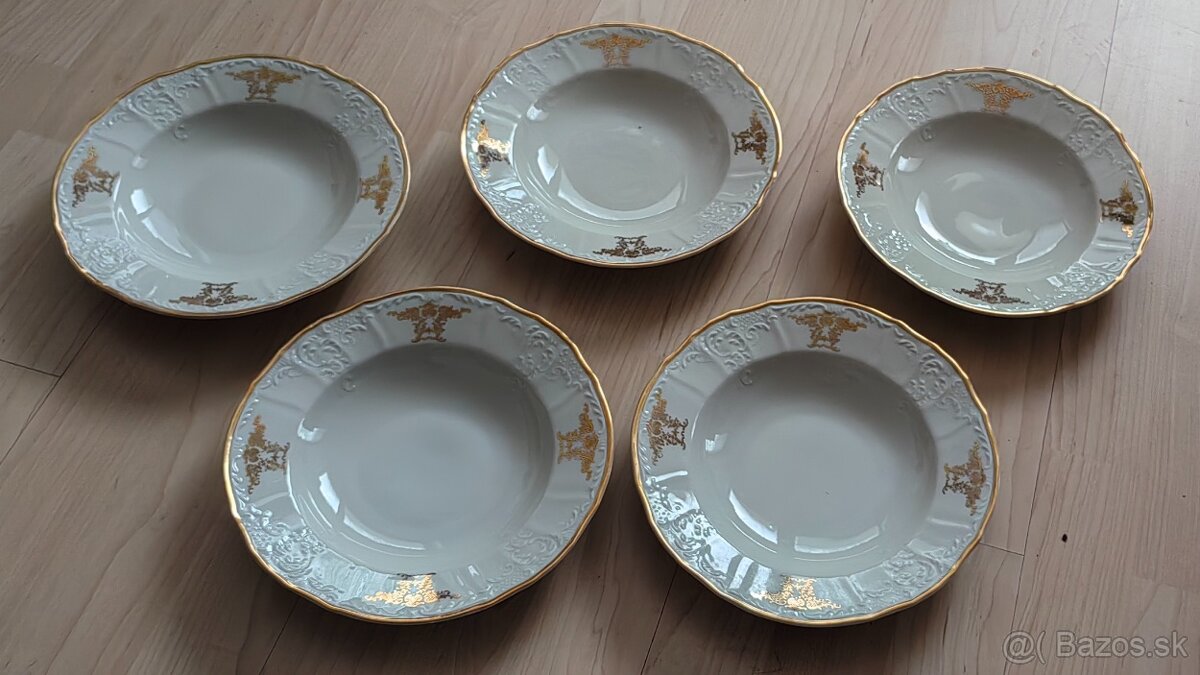 Poháre, ozdobné taniere, vázy, misy. - 9