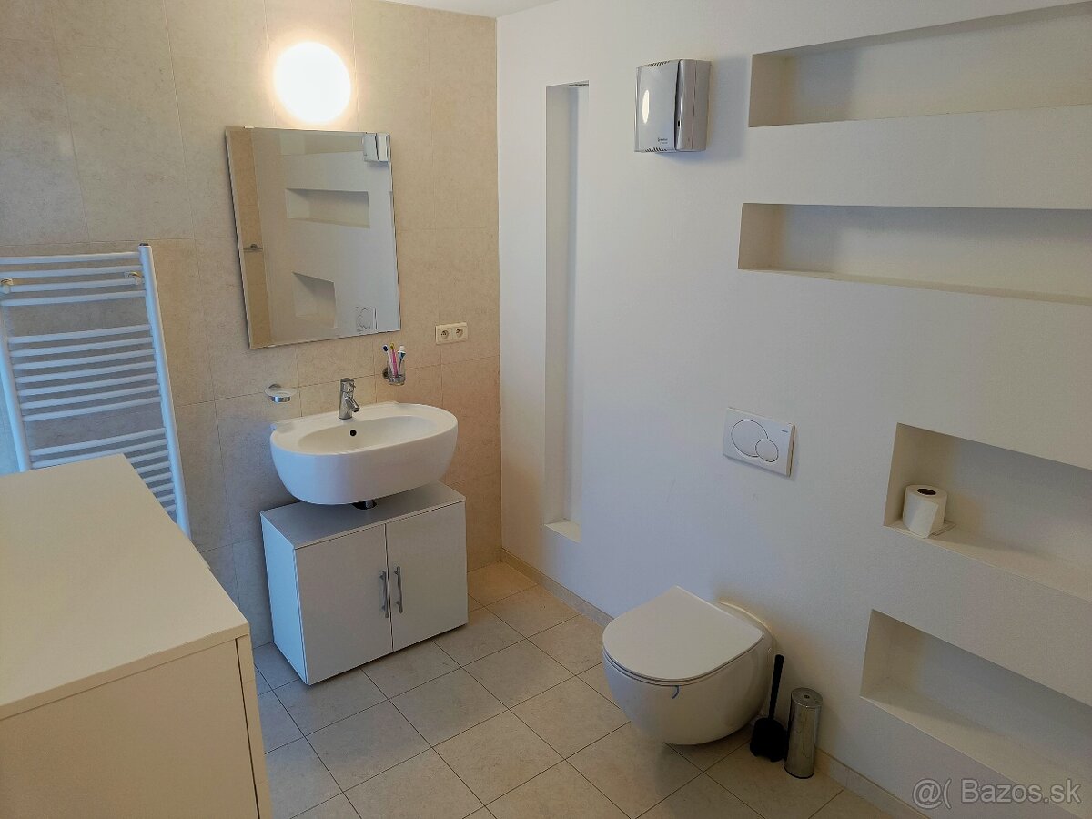 2-izbový byt s dvoma balkónmi a klimatizáciou - 9