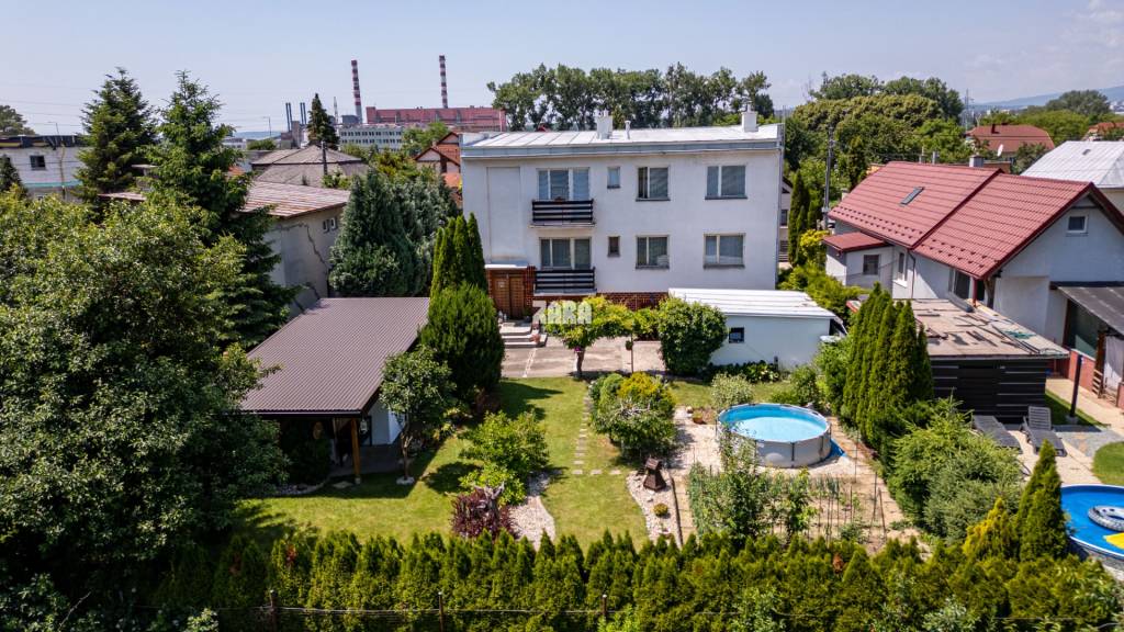 Vyšné Opátske - VÝNIMOČNÝ rod.dom 3 podlažný,10 izieb, - 9