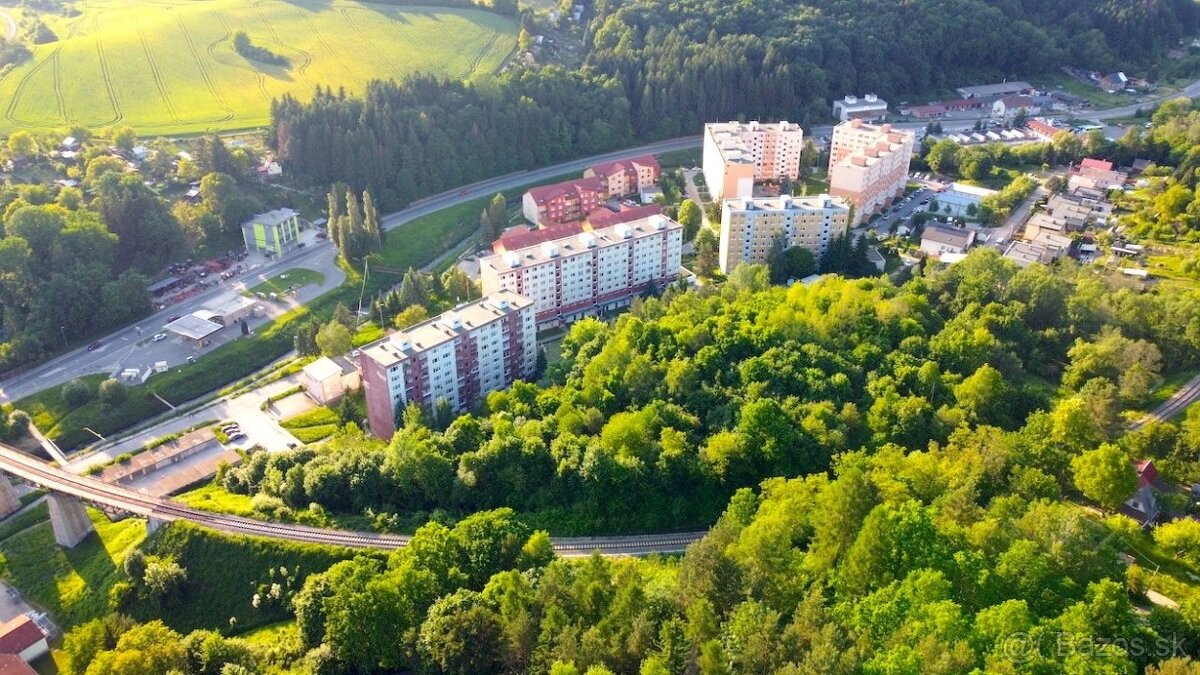 Handlová - 2.840 m2 pozemok na projekt - VÝSTAVBA DOMOV - 9