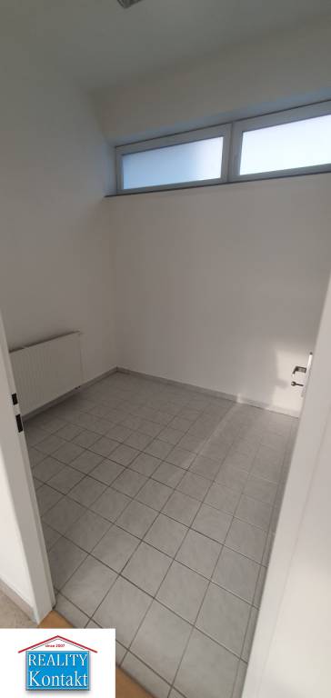 Obchodný priestor - širšie CENTRUM prenájom 70m2 Nové Zámky - 9