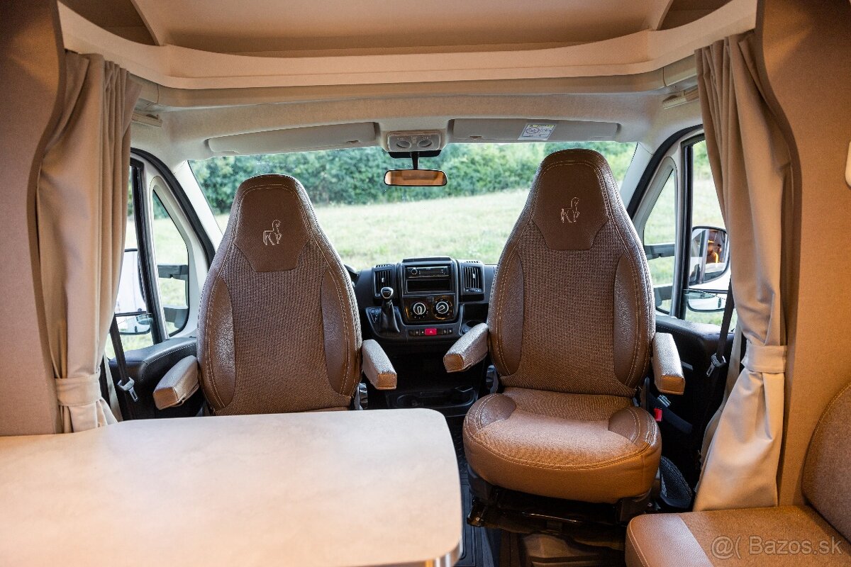 Prenájom Autokaravanu Etrusco T6900 DB - 9