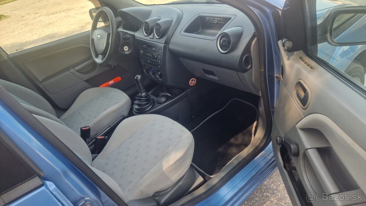 Ford Fiesta 1,3i - 9