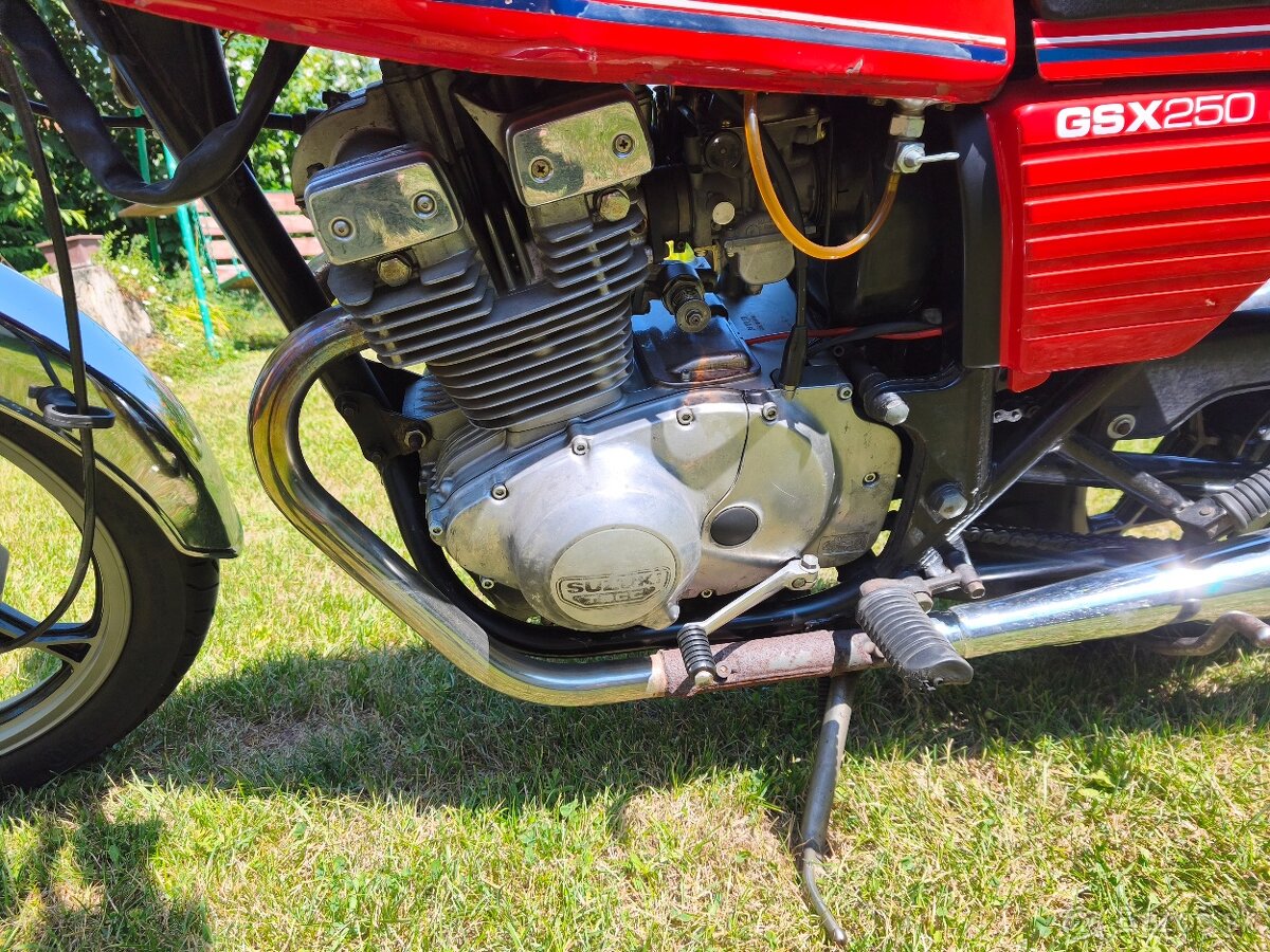 Suzuki gsx 250 - 9