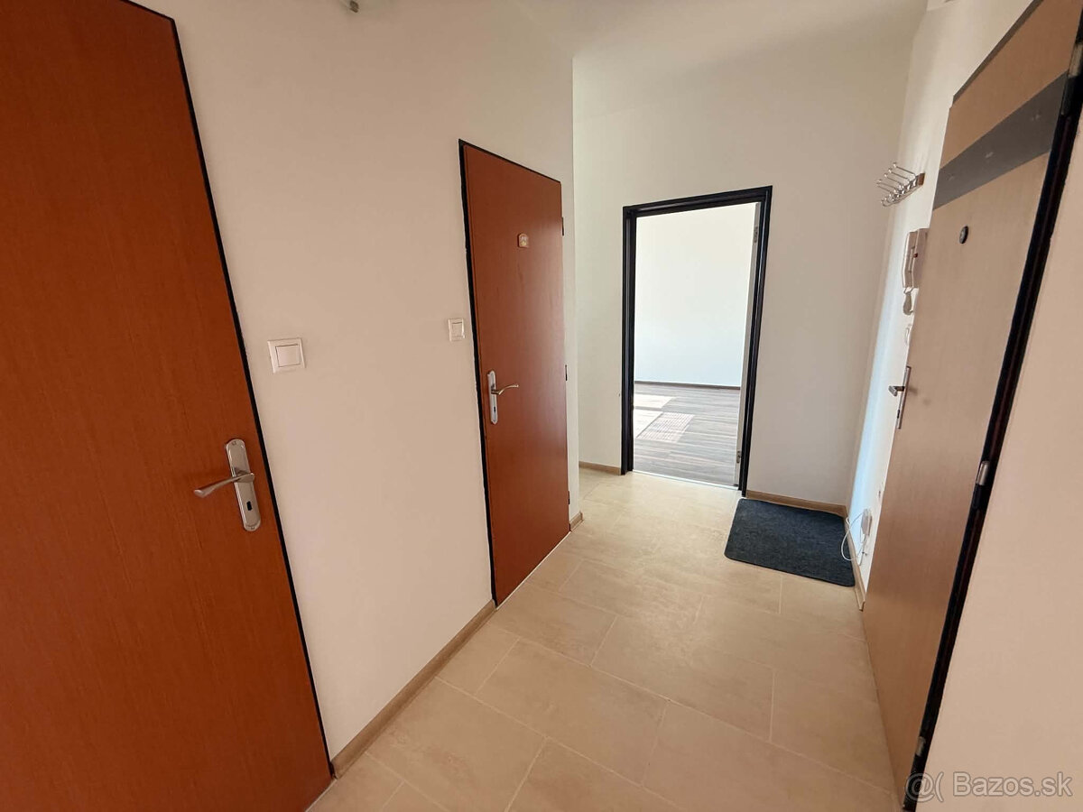 NA PRENÁJOM 2-IZBOVÝ BYT POPRAD - 9
