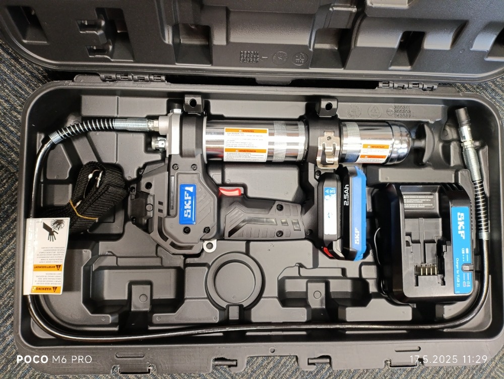 Mazací lis SKF aku - 9