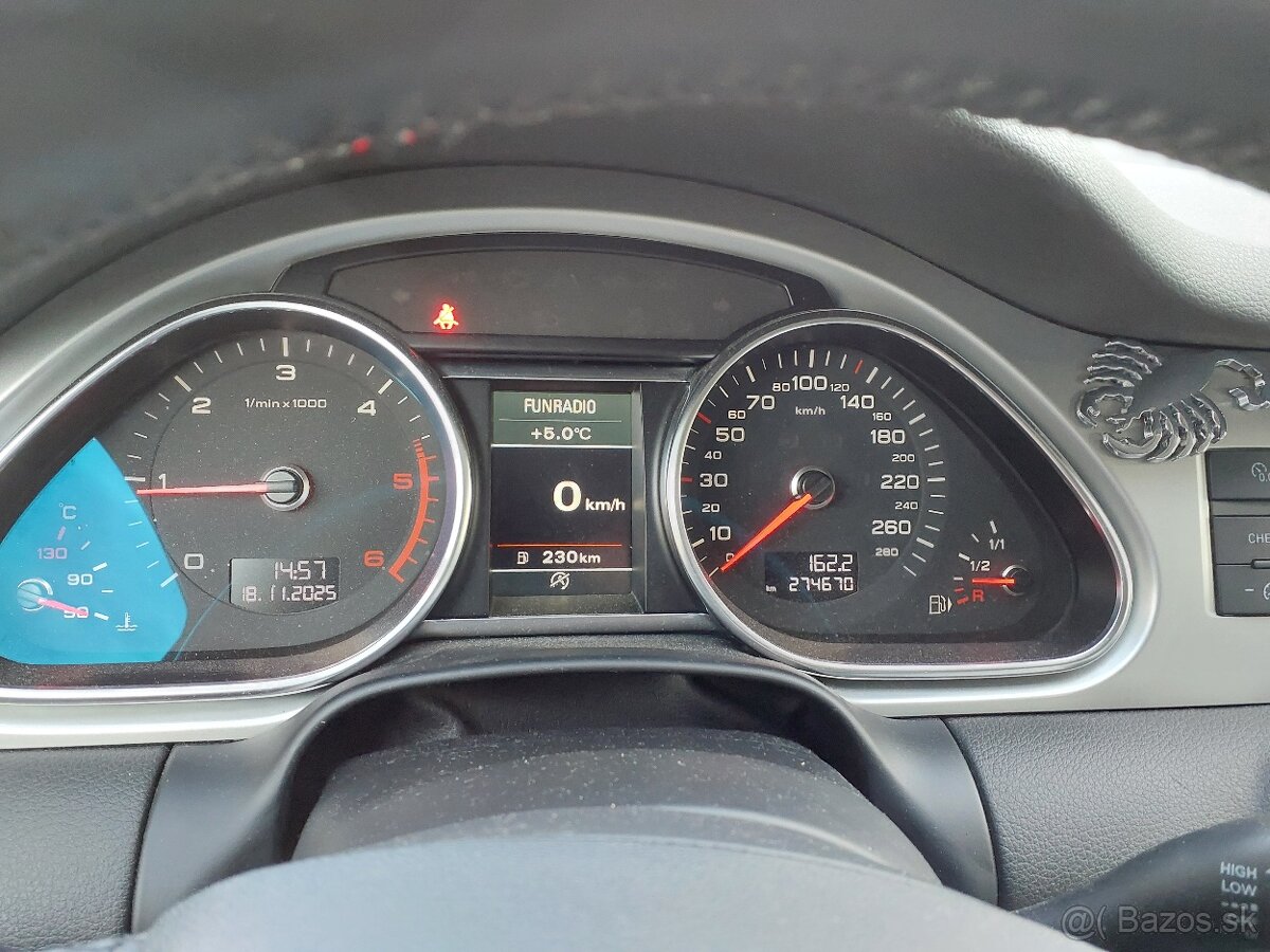 Predam Audi Q7 2013 - 9