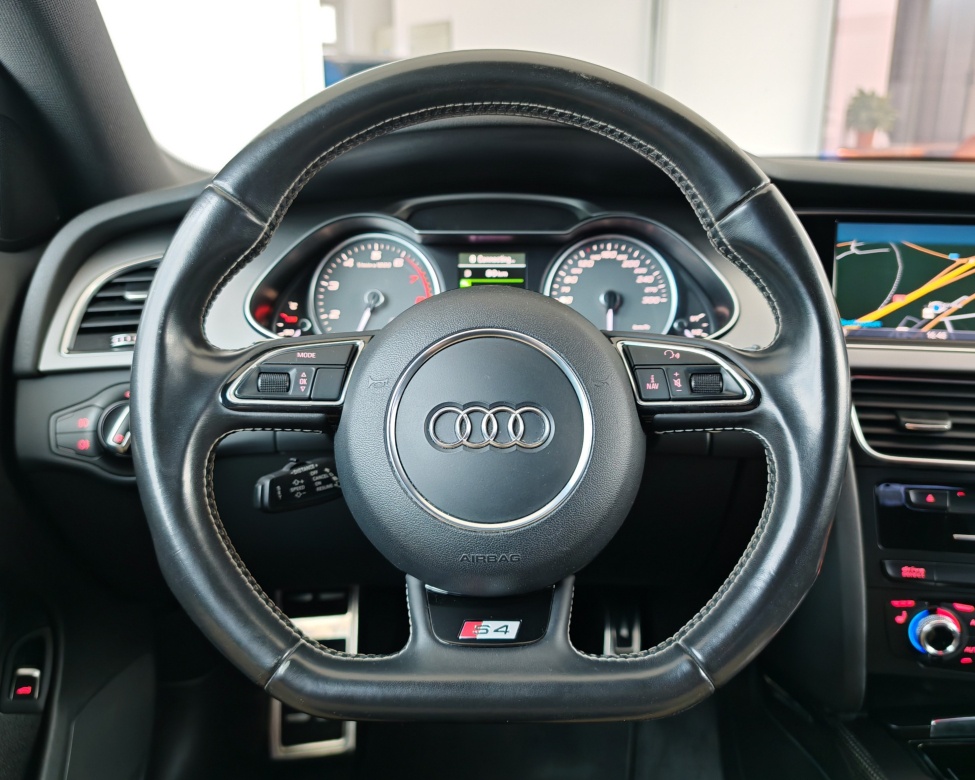 Audi S4 Avant 3.0 TFSI V6 quattro S tronic//AJ NA SPLÁTKY// - 9